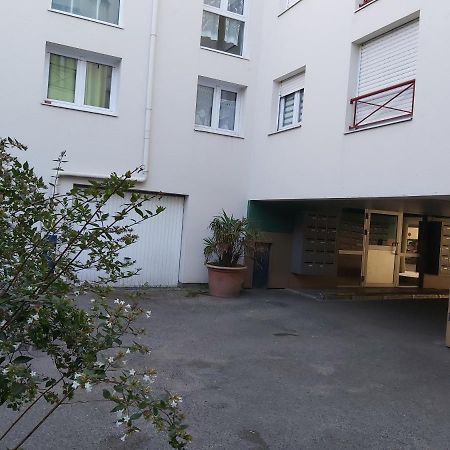 T2 Parking A Reserver Wi-Fi 10' A Pied Du Port Vannes Exteriér fotografie